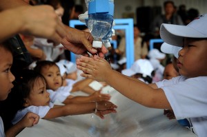 Manila, Phillipines: Children wash their hands for Global Handwashing Day